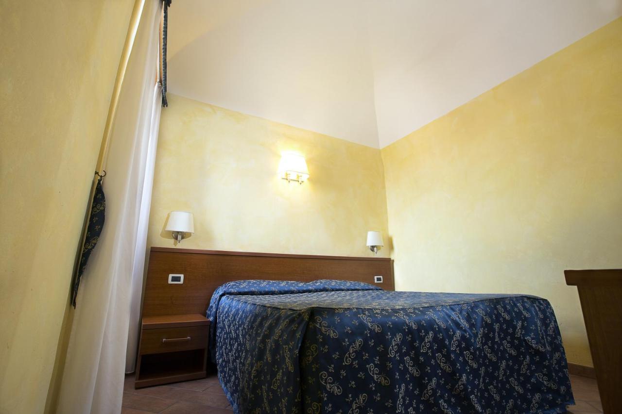 Albergo Dei Leoni Monterotondo  Ngoại thất bức ảnh