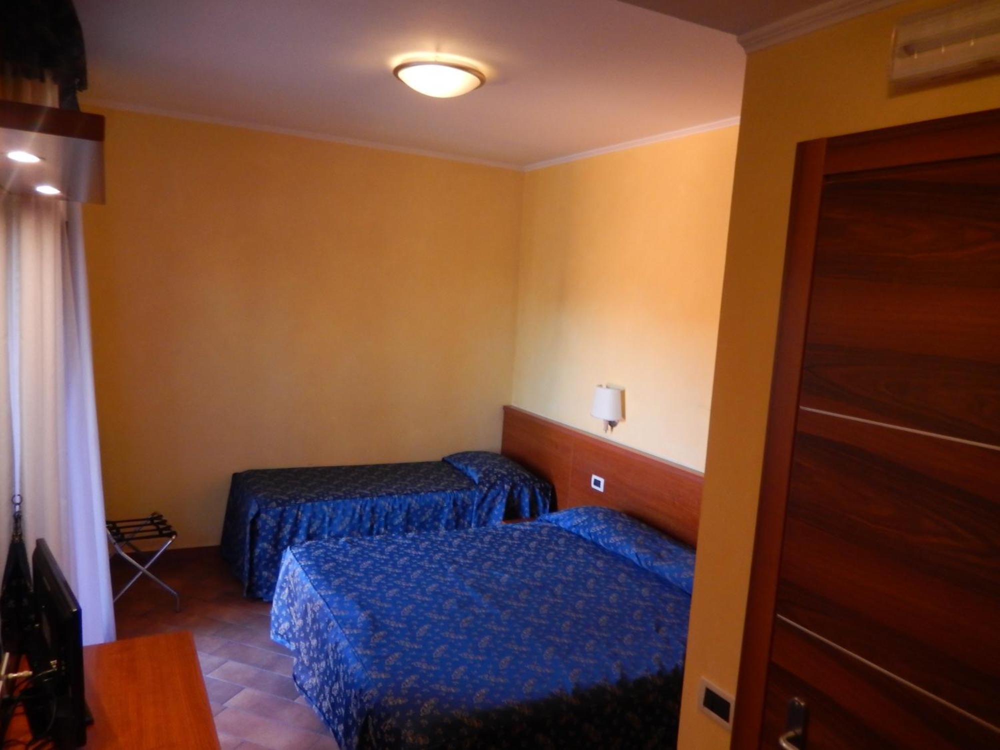 Albergo Dei Leoni Monterotondo  Phòng bức ảnh