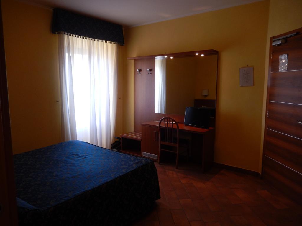 Albergo Dei Leoni Monterotondo  Ngoại thất bức ảnh