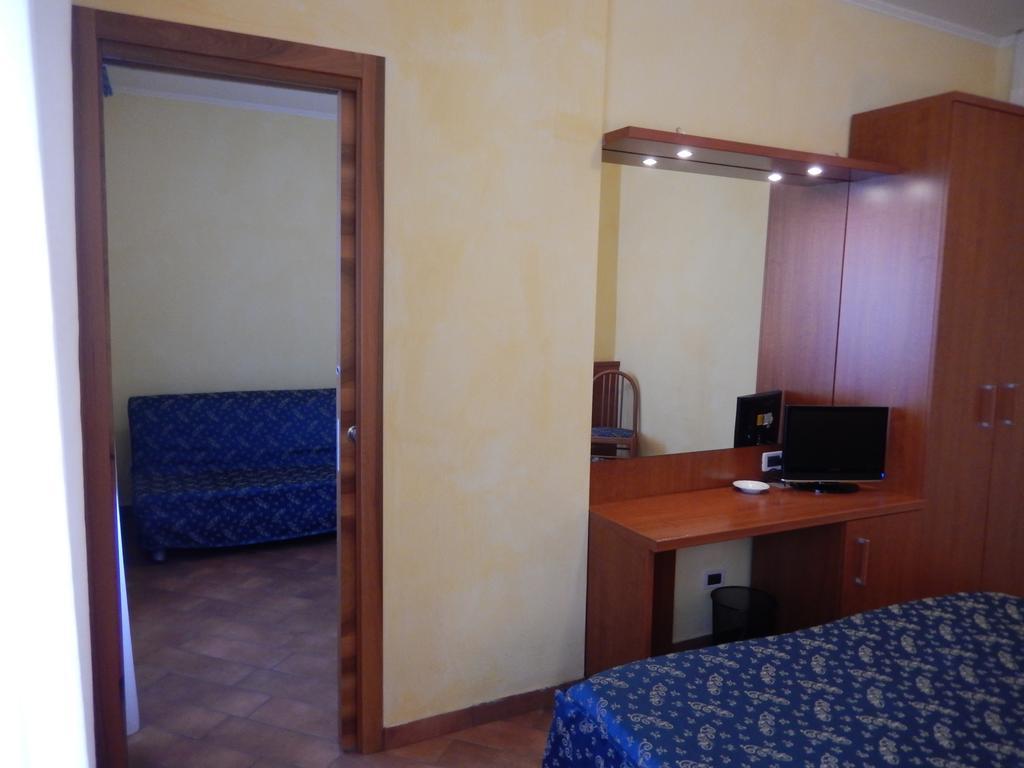 Albergo Dei Leoni Monterotondo  Ngoại thất bức ảnh