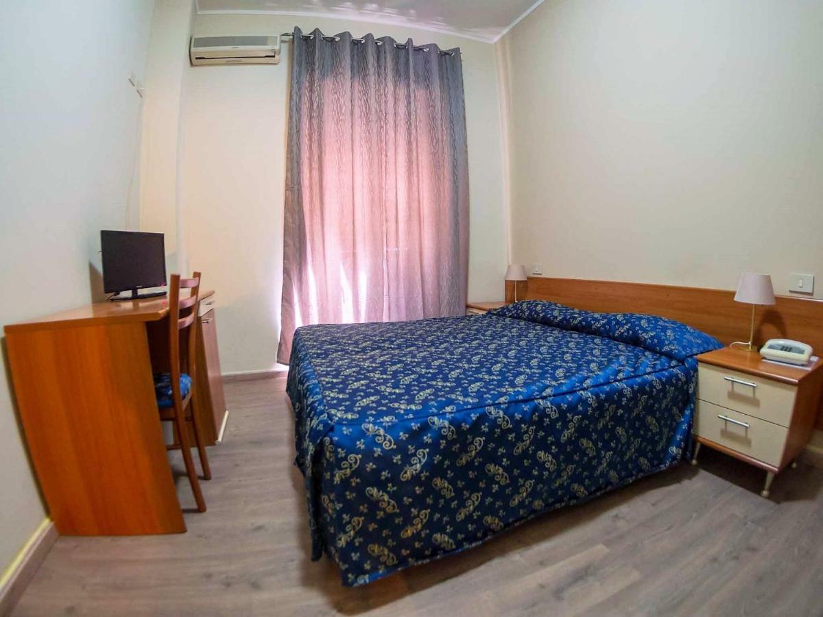 Albergo Dei Leoni Monterotondo  Ngoại thất bức ảnh