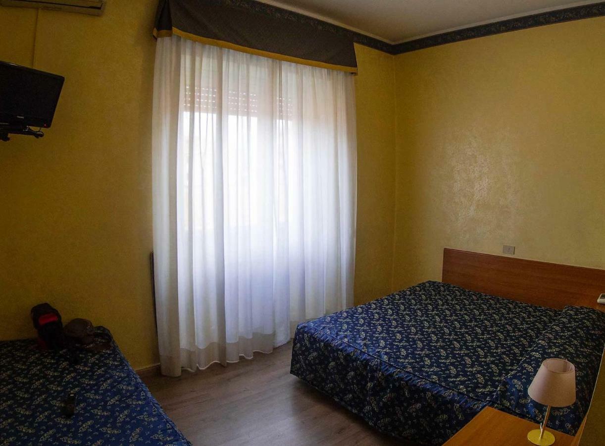 Albergo Dei Leoni Monterotondo  Ngoại thất bức ảnh